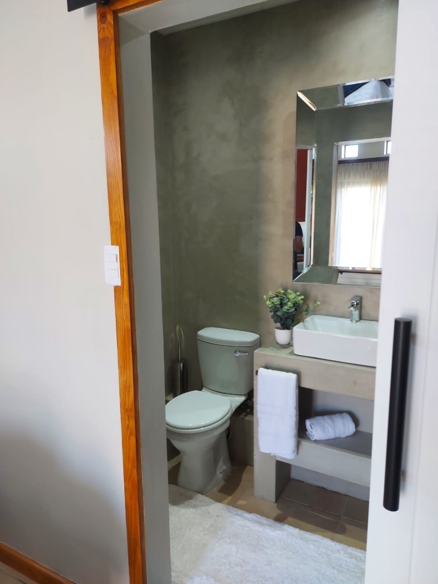 5 Bedroom Property for Sale in Oubaai Western Cape